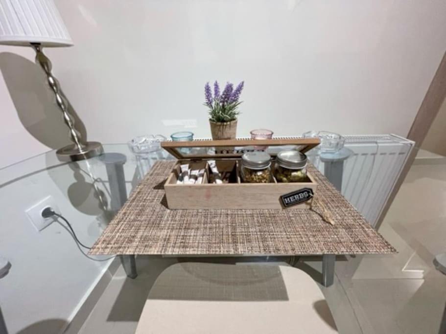 Crimson Suite: 1-Bedroom Apartment In Saloniki Zewnętrze zdjęcie