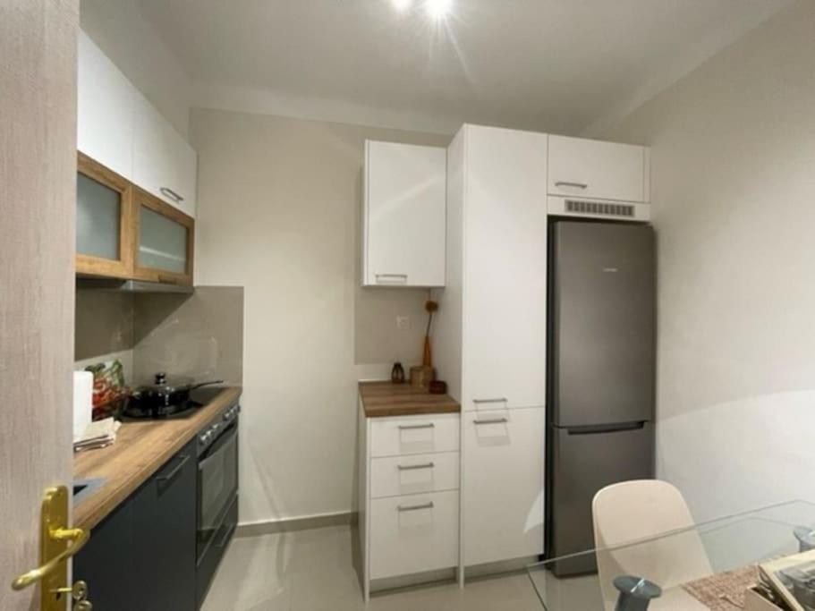 Crimson Suite: 1-Bedroom Apartment In Saloniki Zewnętrze zdjęcie